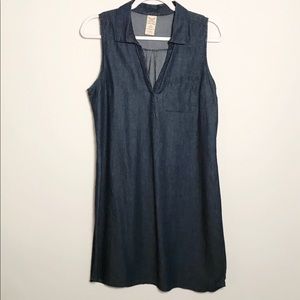 💫3/$12 Dark wash chambray shift dress size M